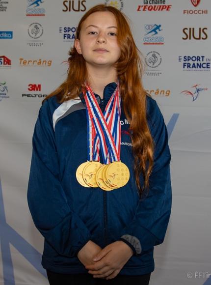 Manon GUILLON Minime Fille 5 médailles d'Or -2 individuelles et 3 par équipe et 1 médaille Bronze.jpg
