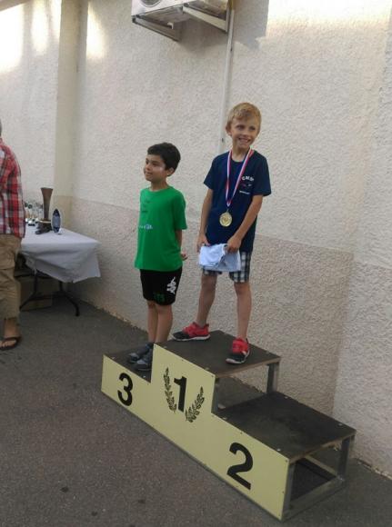 FLORIAN CHARRIER 8 ANS MEDAILLE D'OR PISTOLET OLYMPIQUE 10 M AU TOURNOI DES AIGLONS DE FOS SUR MER 2019.jpg