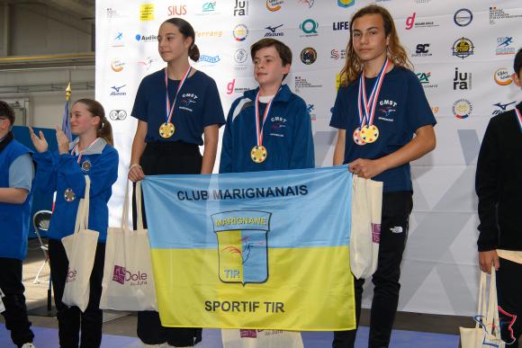 L'EQUIPE MINIME AU PISTOLET VITESEE REMPORTE LA MEDAILLE D'OR AU CHAMPIONNAT DE FRANCE 2025 A DOLE.jpg