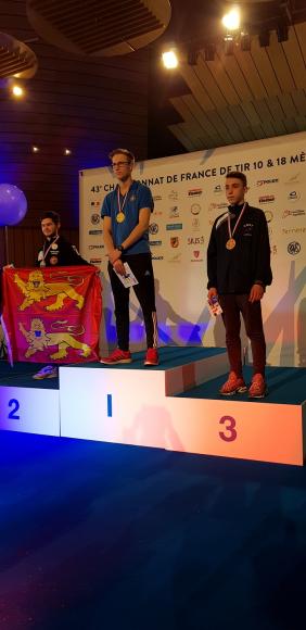 LENNY TORRES MEDAILLE DE BRONZE A 14 ANS AU CHAMPIONNAT DE FRANCE CADET PISTOLET 10 M A NIORT.jpg