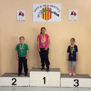 Mathilde MALAGOLI 8 ans Médaille de Bronze Pistolet olympique 10 m.jpg